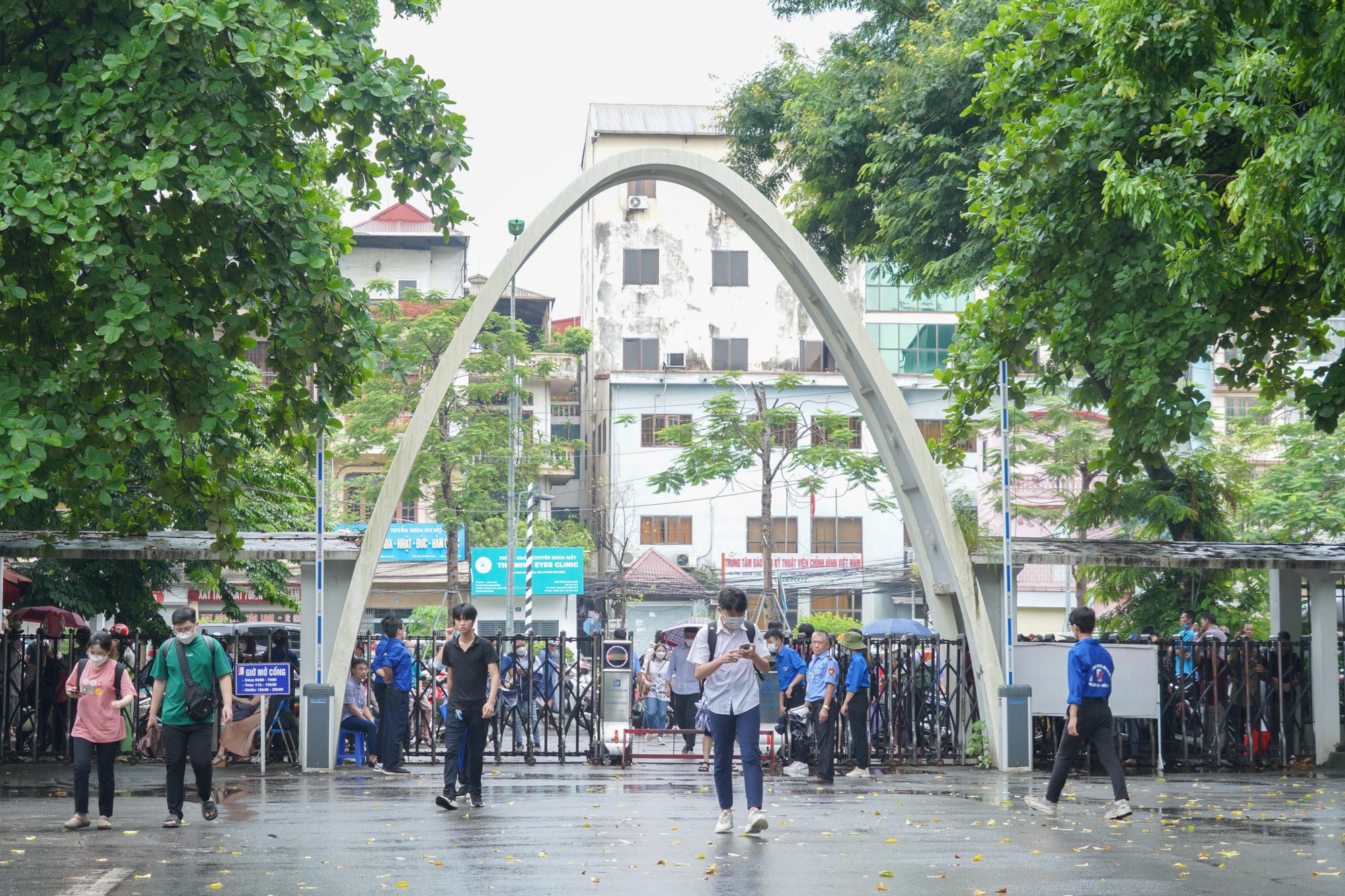 Hơn 7.000 thí sinh chính thức làm bài thi Đánh giá tư duy 2022, cạnh tranh vào 21 trường đại học - Ảnh 2.