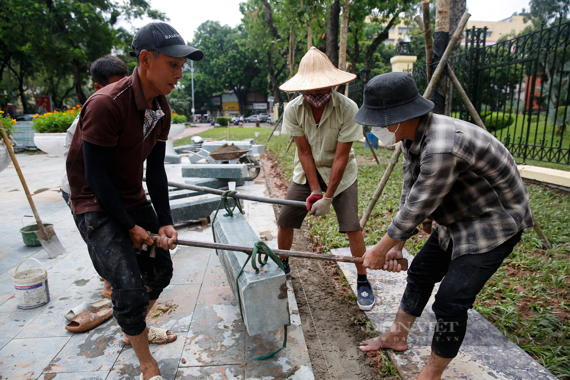 Hình ảnh tượng đài chiến sĩ CSGT và PCCC ở công viên Thống Nhất sau khi hoàn thiện - Ảnh 7.