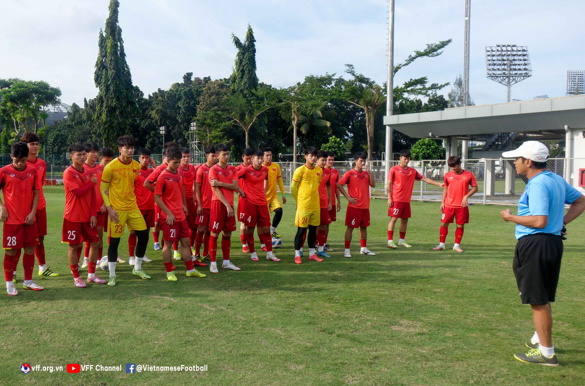 Trung vệ trụ cột U19 Việt Nam lỡ trận tranh HCĐ với U19 Thái Lan - Ảnh 4.