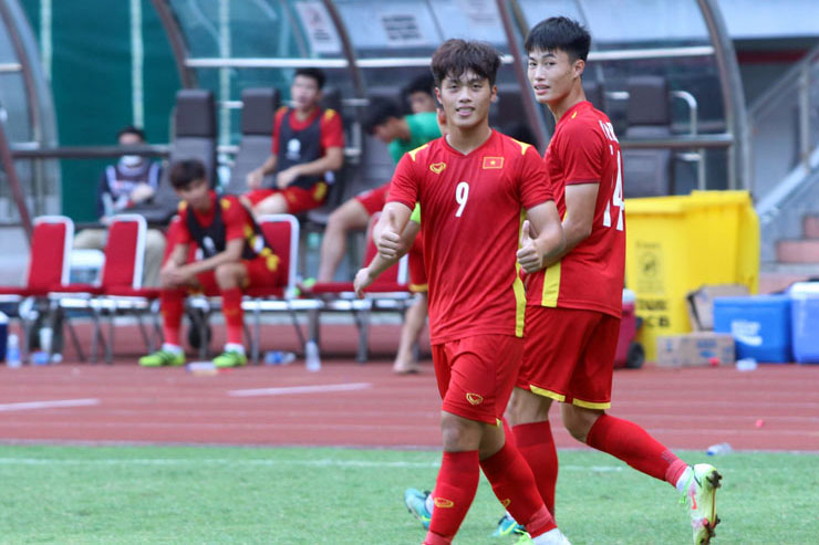 Clip: Thắng U19 Thái Lan trên “loạt đấu súng”, U19 Việt Nam giành giải 3 - Ảnh 1.