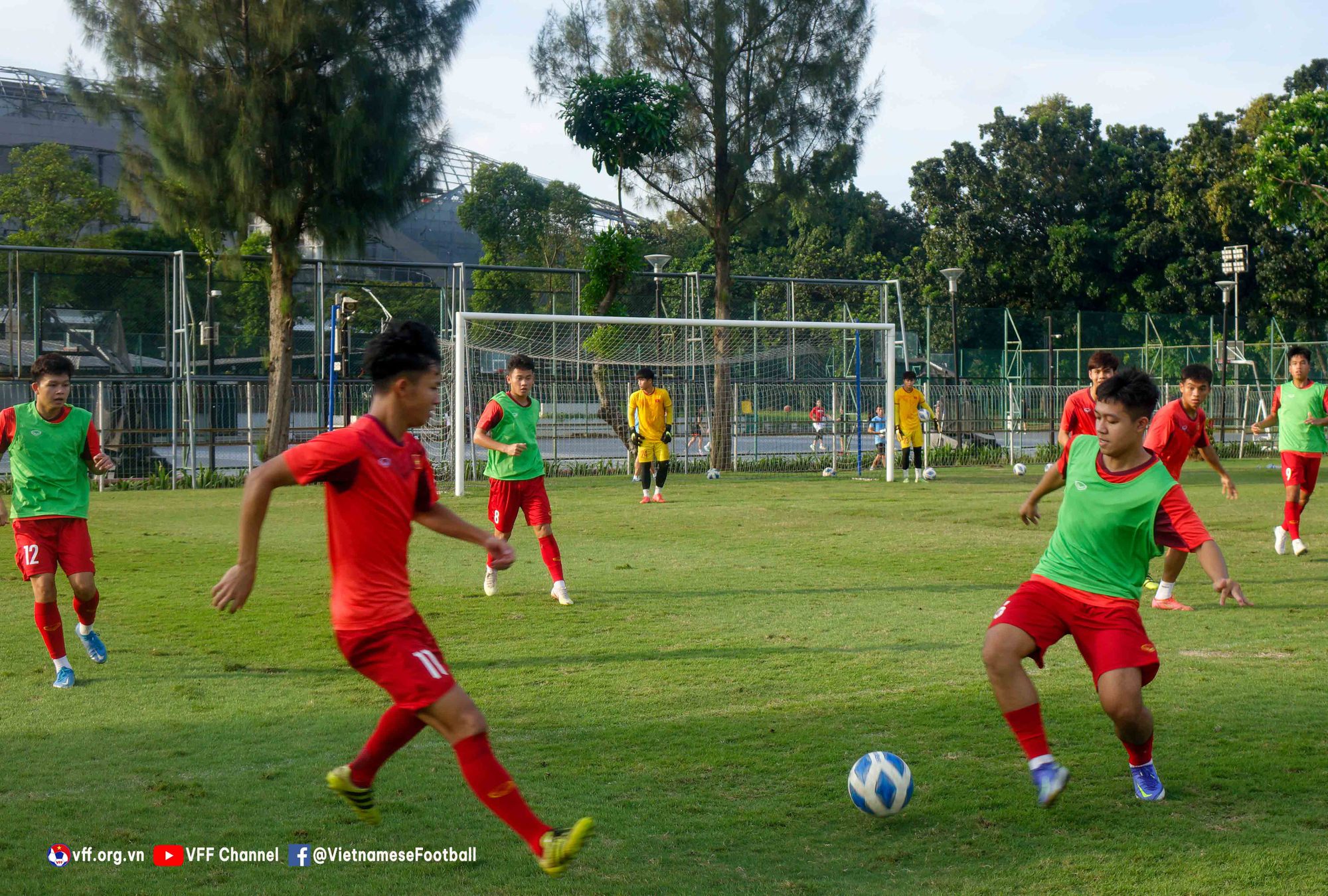 Trung vệ trụ cột U19 Việt Nam lỡ trận tranh HCĐ với U19 Thái Lan - Ảnh 1.