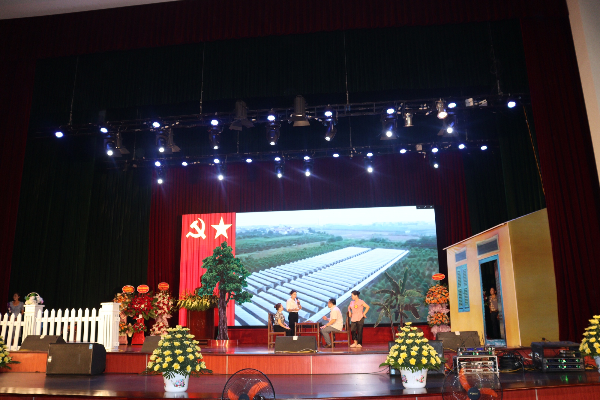 Chung kết Hội thi Nhà nông đua tài Hà Nội năm 2022, Hội Nông dân thị xã Sơn Tây đạt giải Nhất - Ảnh 1.