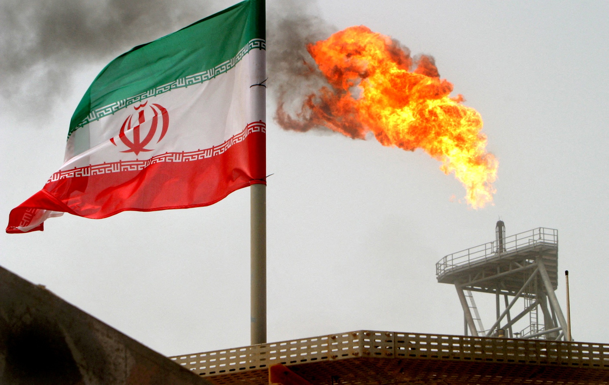 Các biện pháp trừng phạt của Hoa Kỳ: Thêm nhiều công ty và tàu có liên quan đến hoạt động buôn bán dầu của Iran. Ảnh: @AFP.