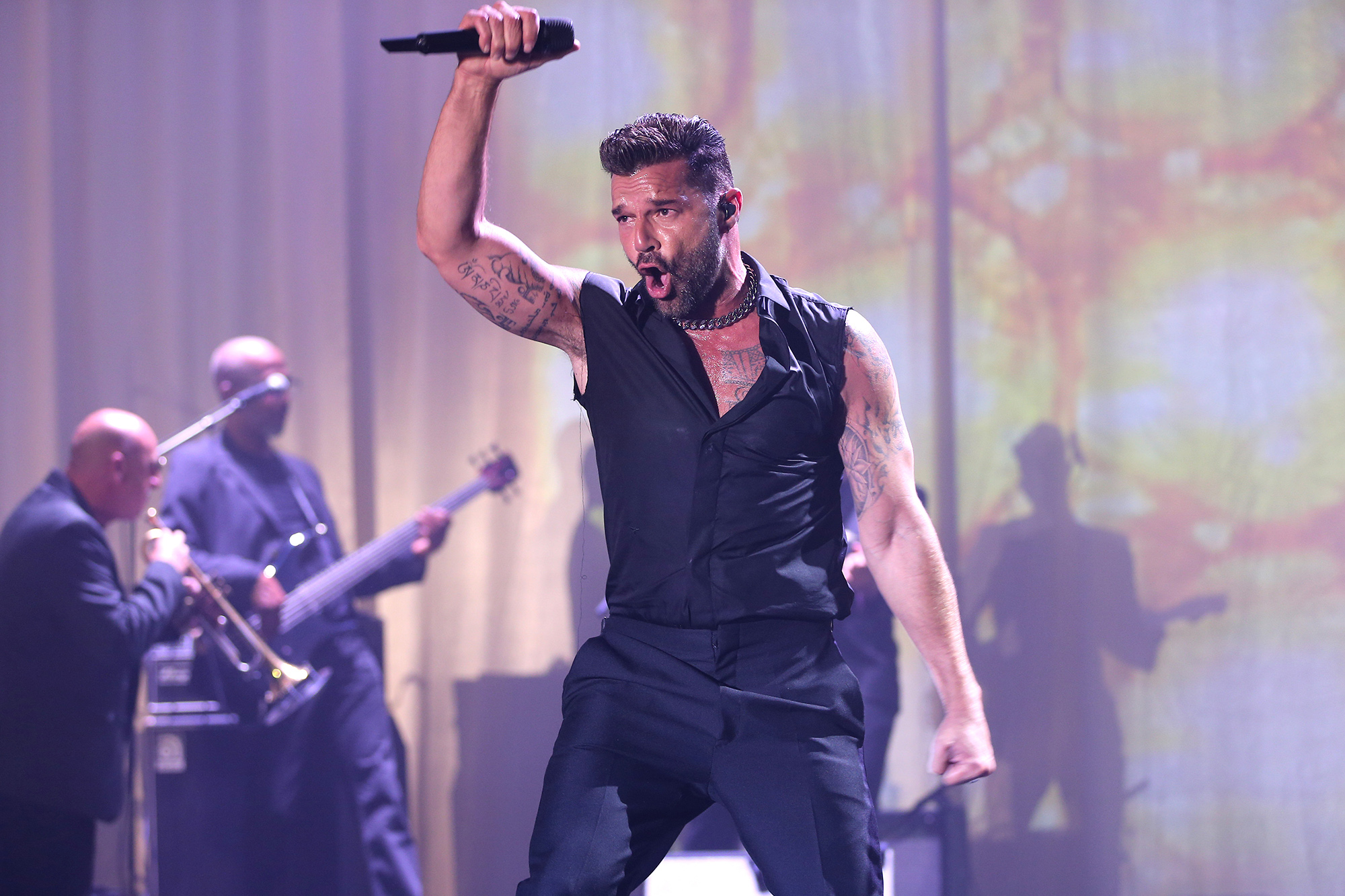 &quot;Vua nhạc Latin&quot; Ricky Martin phủ nhận cáo buộc &quot;loan luân&quot; - Ảnh 1.