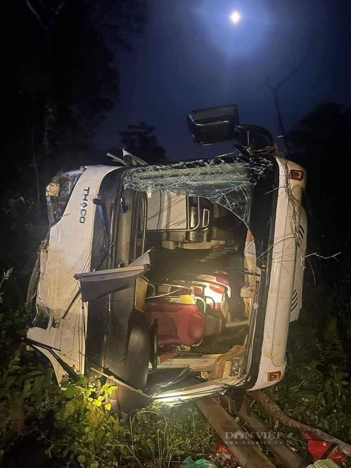 Phú Thọ: Xe khách lao xuống vực, 3 người thiệt mạng - Ảnh 2.
