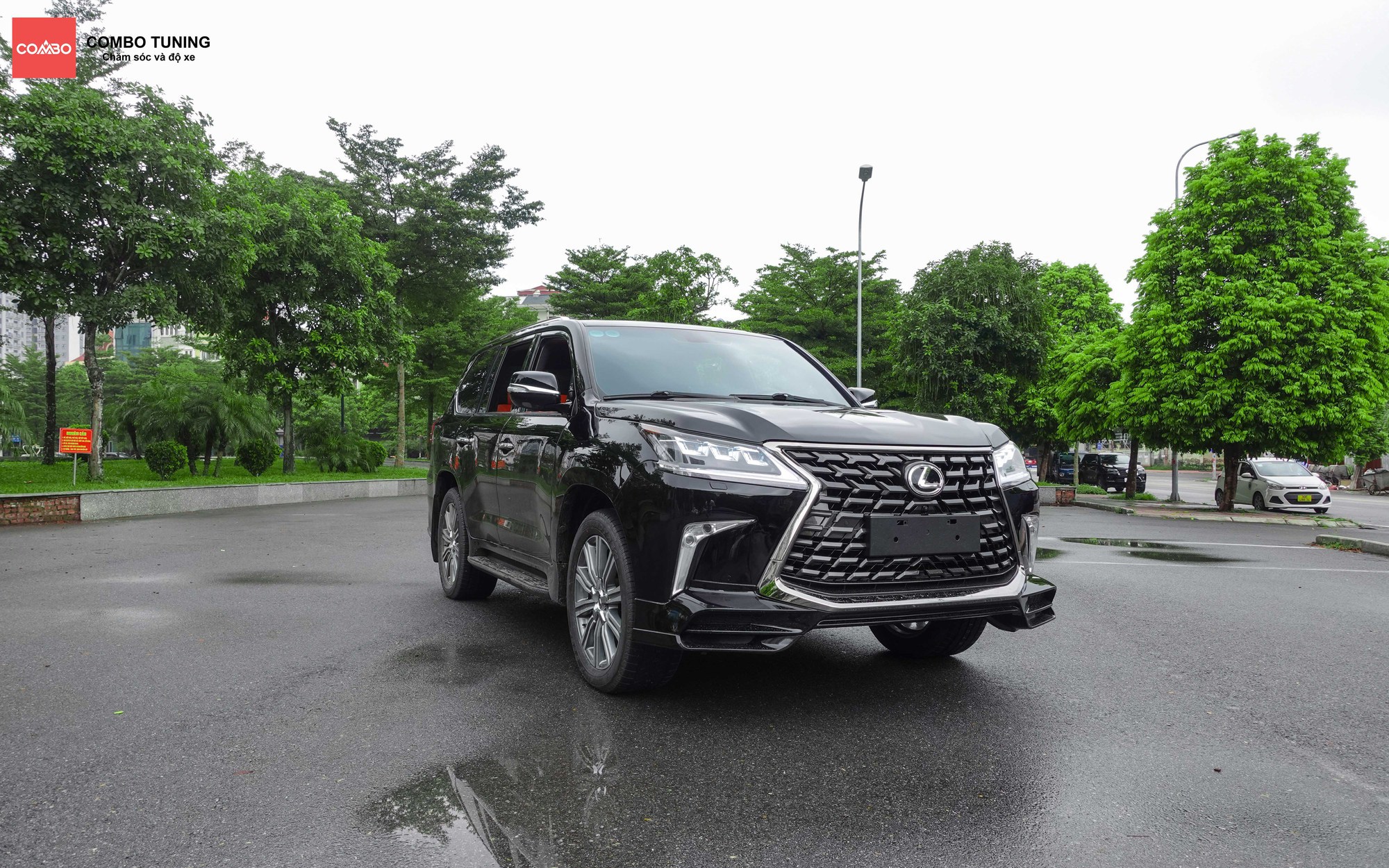 Chiếc Lexus LX570 2008 độ lên đời 2021: Chủ xe có tâm, xưởng độ có tầm