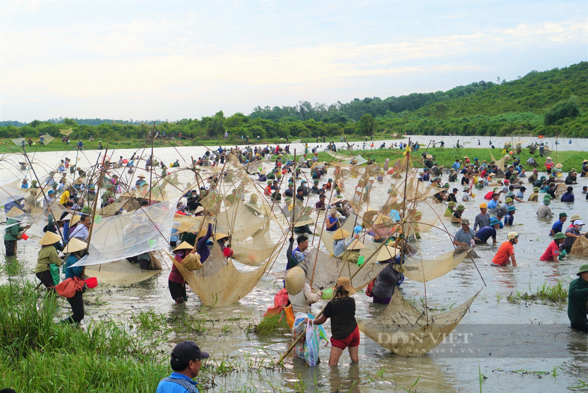 Lễ hội bắt cá Vực Rào tồn tại trên 300 năm ở Hà Tĩnh bắt nguồn từ đâu? - Ảnh 7.