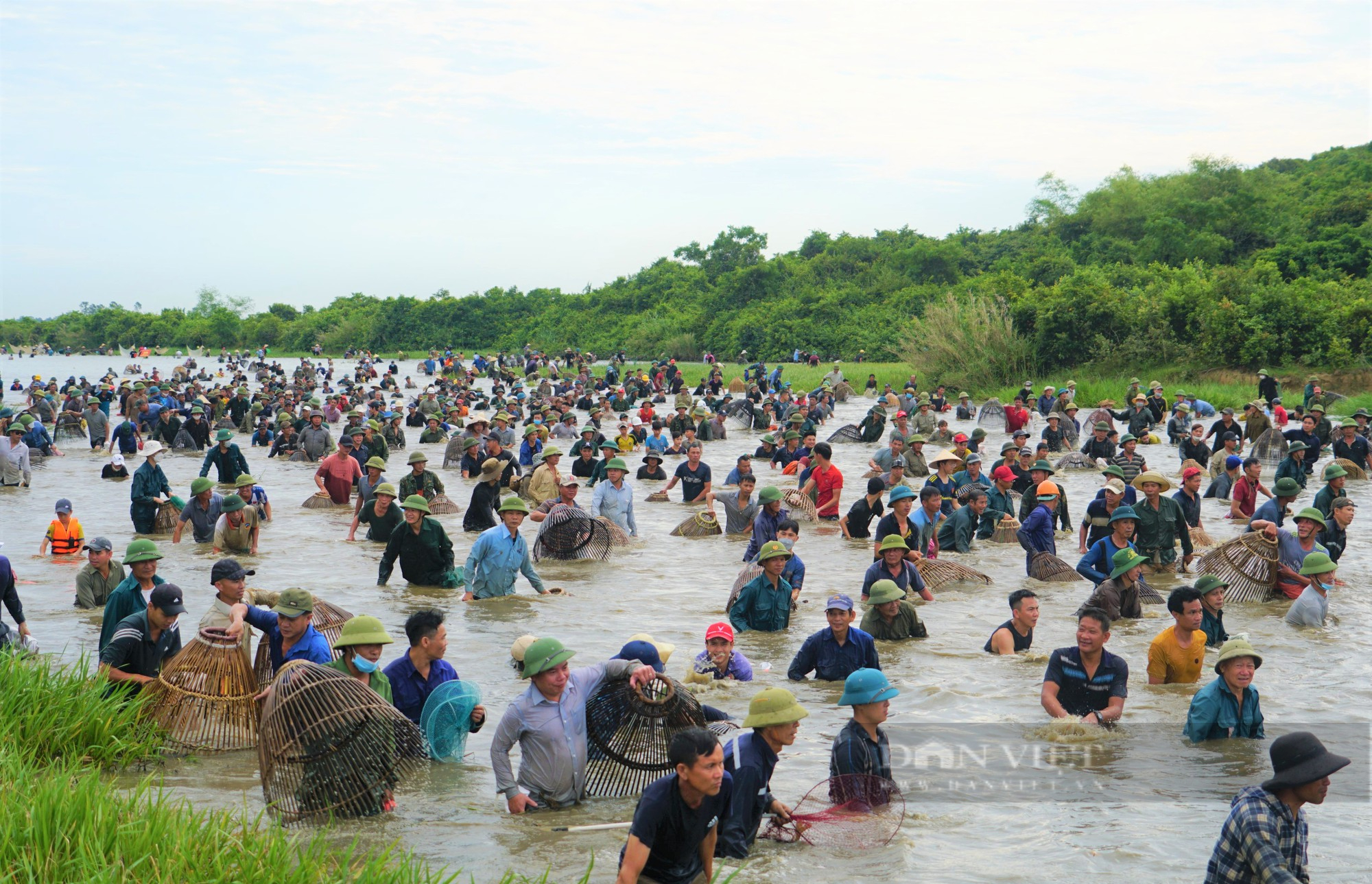Lễ hội bắt cá Vực Rào tồn tại trên 300 năm ở Hà Tĩnh bắt nguồn từ đâu? - Ảnh 8.