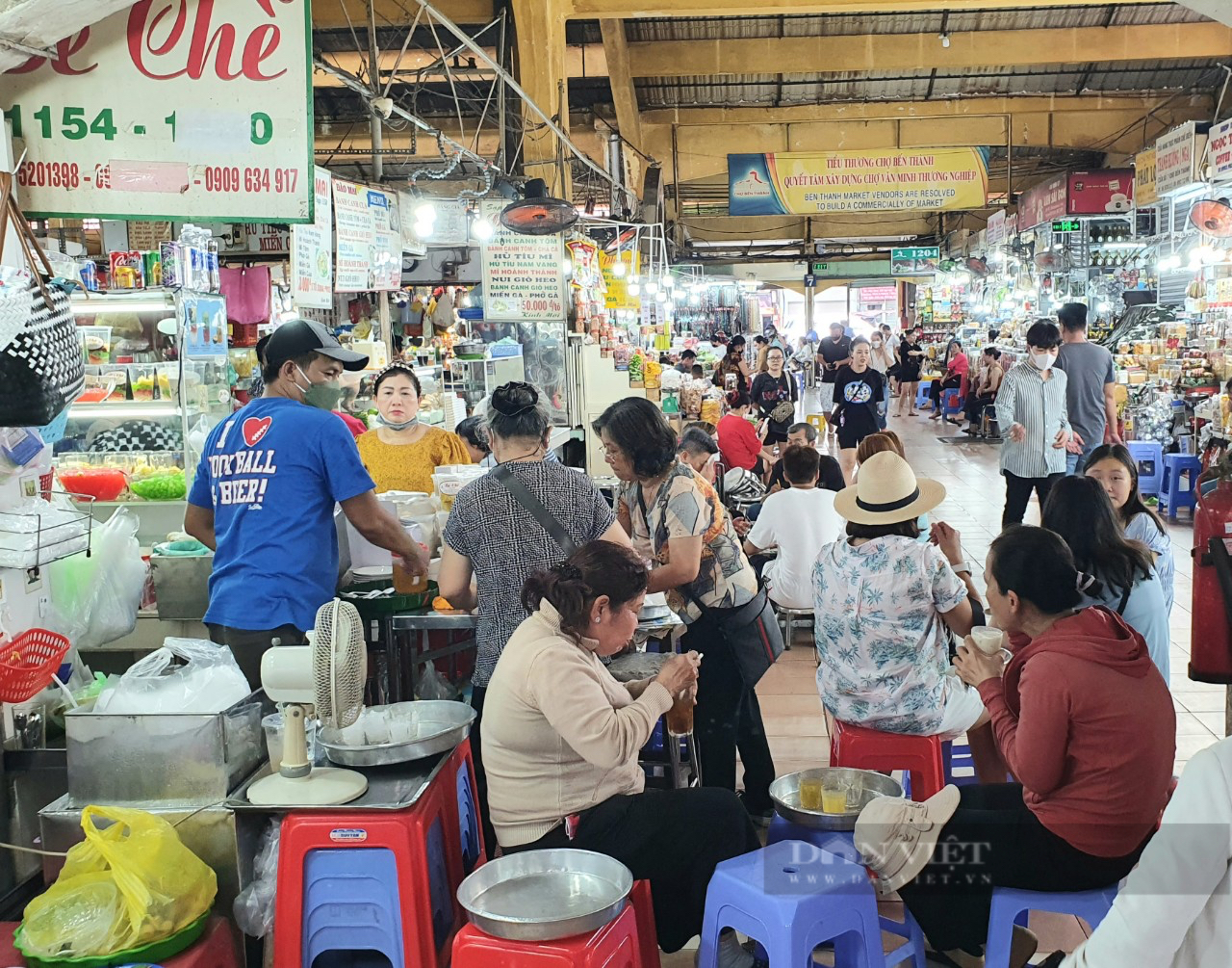 Mới đầu tuần, chợ nhà giàu Sài Gòn đã đông nghẹt khách - Ảnh 4.