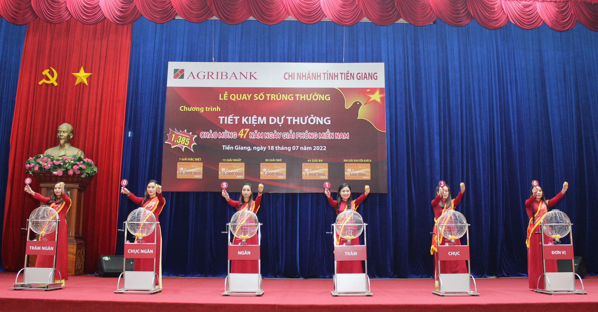 Agribank Tiền Giang: 997 khách hàng trúng thưởng từ Chương trình huy động Tiết kiệm dự thưởng - Ảnh 1.