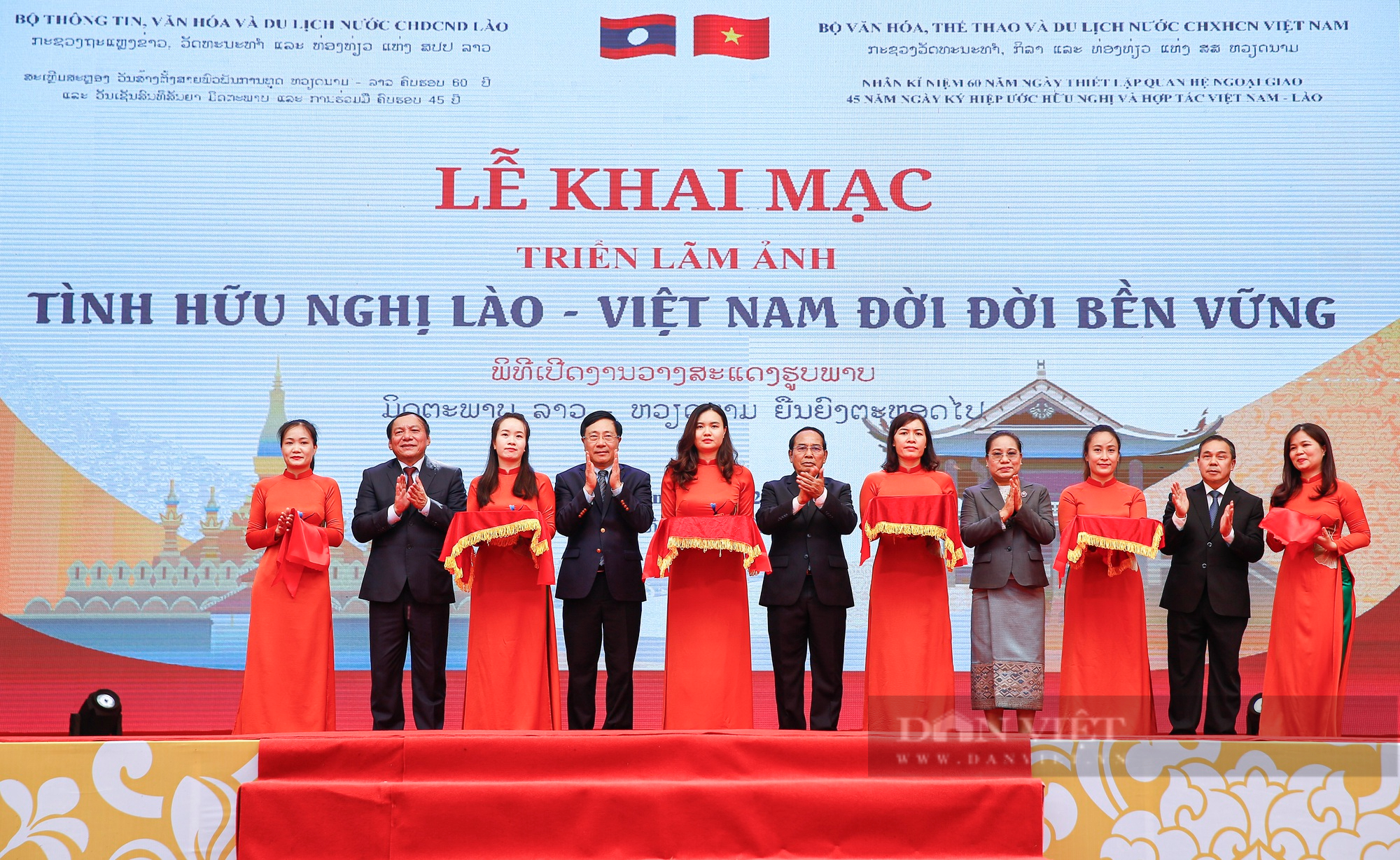 Phó Chủ tịch nước Lào dự Khai mạc triển lãm ảnh 'Tình hữu nghị Lào - Việt Nam đời đời bền vững' - Ảnh 9.