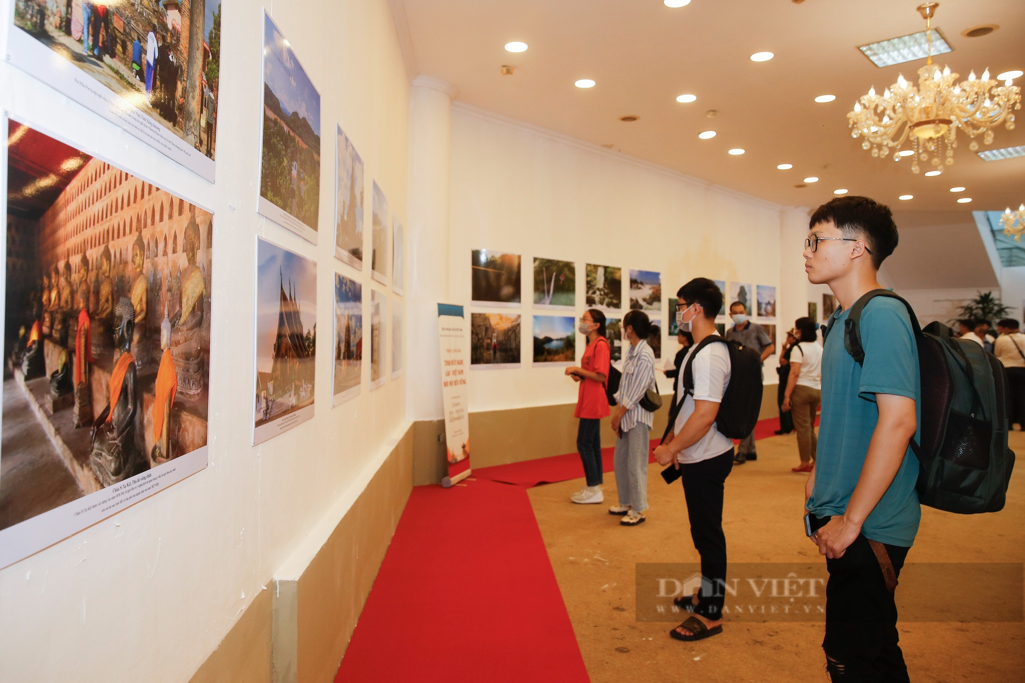 Phó Chủ tịch nước Lào dự Khai mạc triển lãm ảnh 'Tình hữu nghị Lào - Việt Nam đời đời bền vững' - Ảnh 14.
