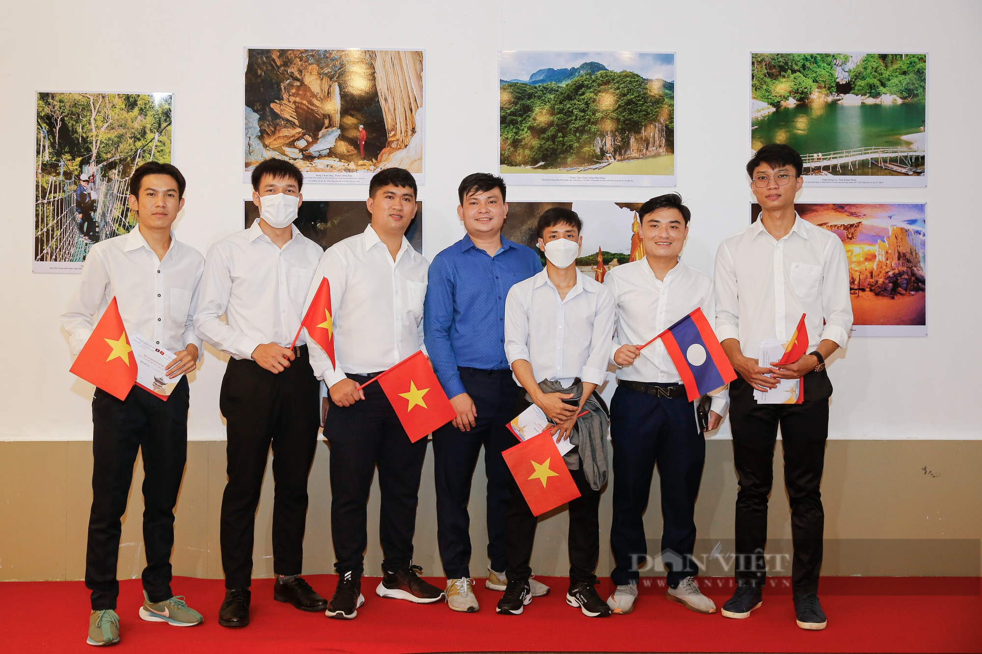 Phó Chủ tịch nước Lào dự Khai mạc triển lãm ảnh 'Tình hữu nghị Lào - Việt Nam đời đời bền vững' - Ảnh 17.