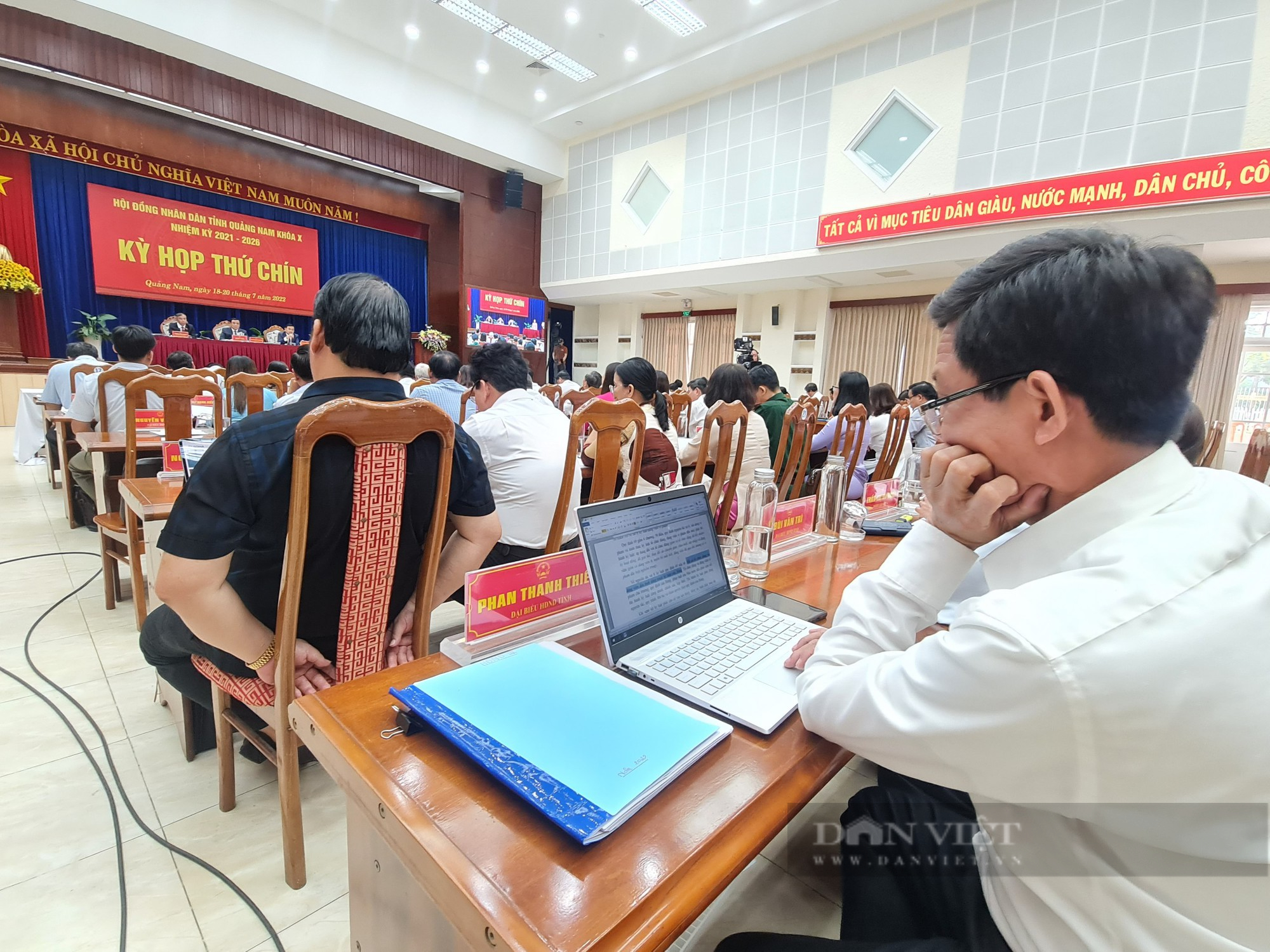 Đại biểu được hỗ trợ mua Ipad: Bí thư Quảng Nam nói rằng, coi như món quà cho đại biểu - Ảnh 2.