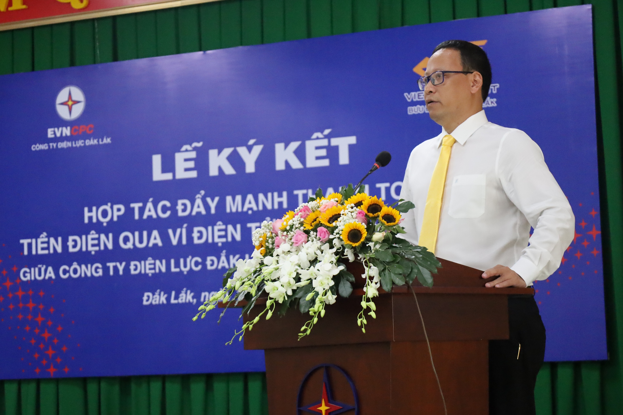 PC Đắk Lắk và Bưu điện tỉnh Đắk Lắk ký kết hợp tác đẩy mạnh thanh toán tiền điện qua Ví điện tử A-Pay - Ảnh 3.