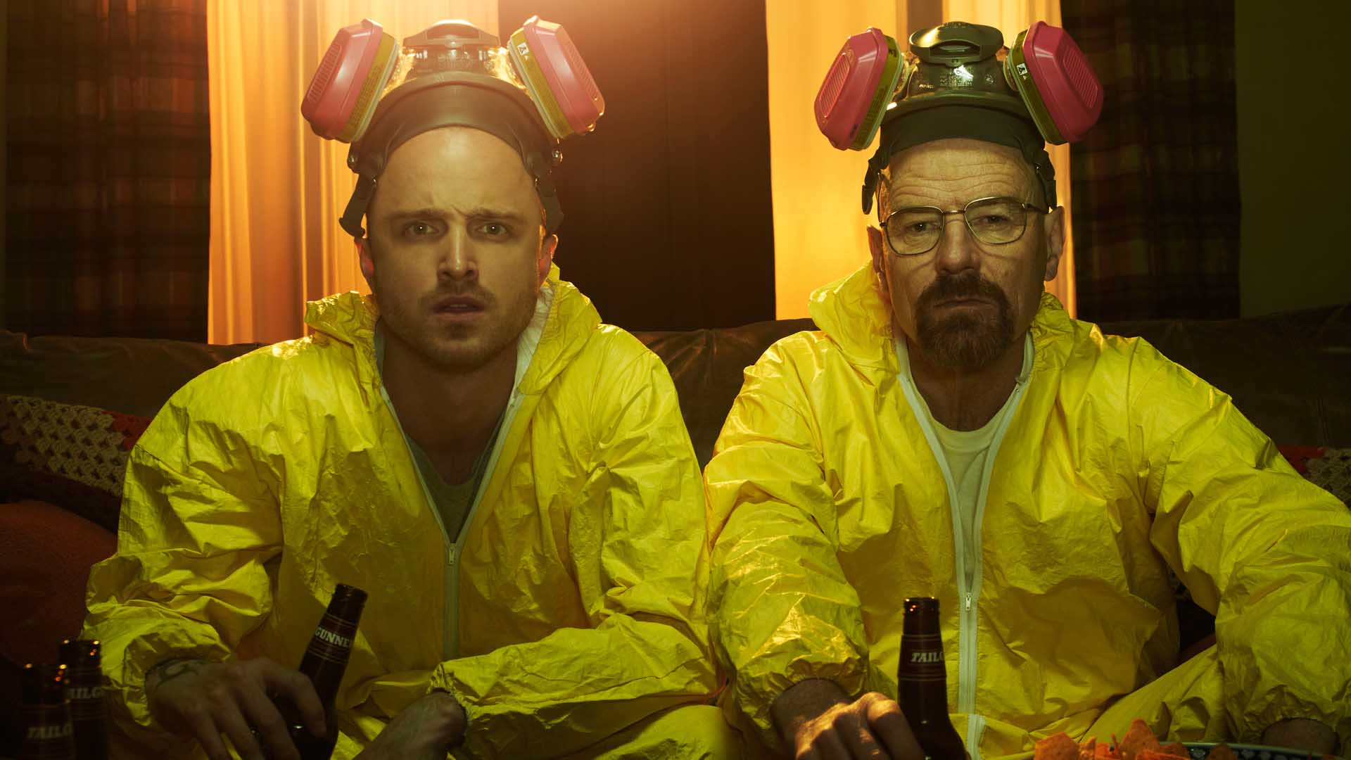 Cặp đôi &quot;Breaking Bad&quot; được dựng tượng đồng - Ảnh 1.