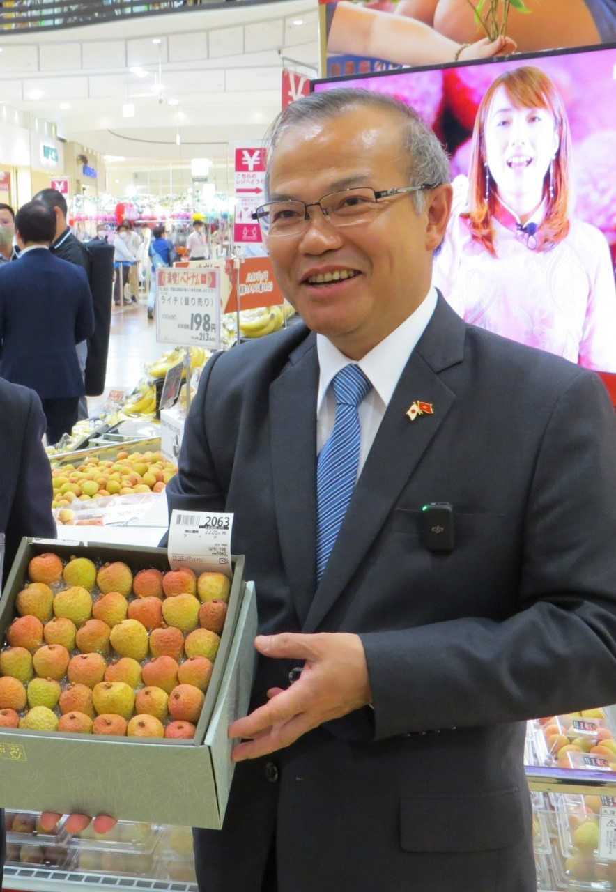 Gạo ngon, vải ngọt của Việt Nam lên kệ đại siêu thị Nhật Bản - Ảnh 1.