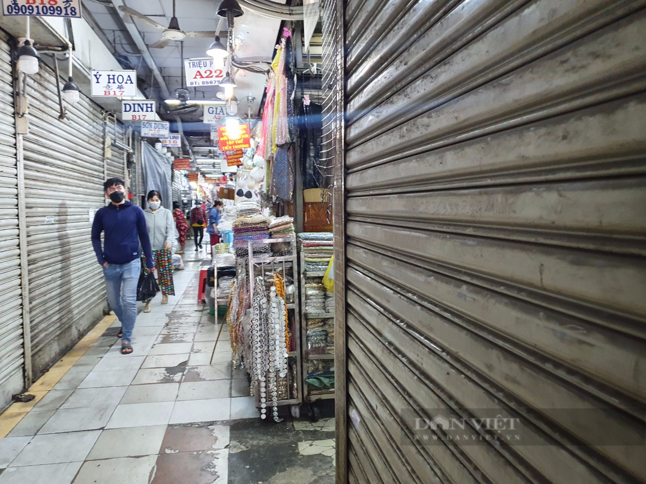 Tiểu thương chợ Đại Quang Minh &quot;tố&quot; bị chủ chợ cắt điện trong đêm - Ảnh 1.