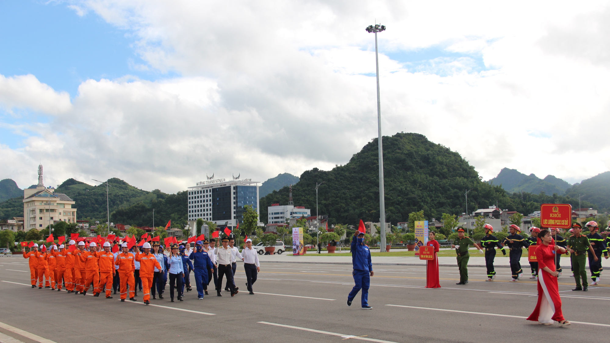 Sôi nổi hội thi thể thao nghiệp vụ cứu nạn cứu hộ toàn quốc lần thứ II – cụm I tại Sơn La - Ảnh 2.