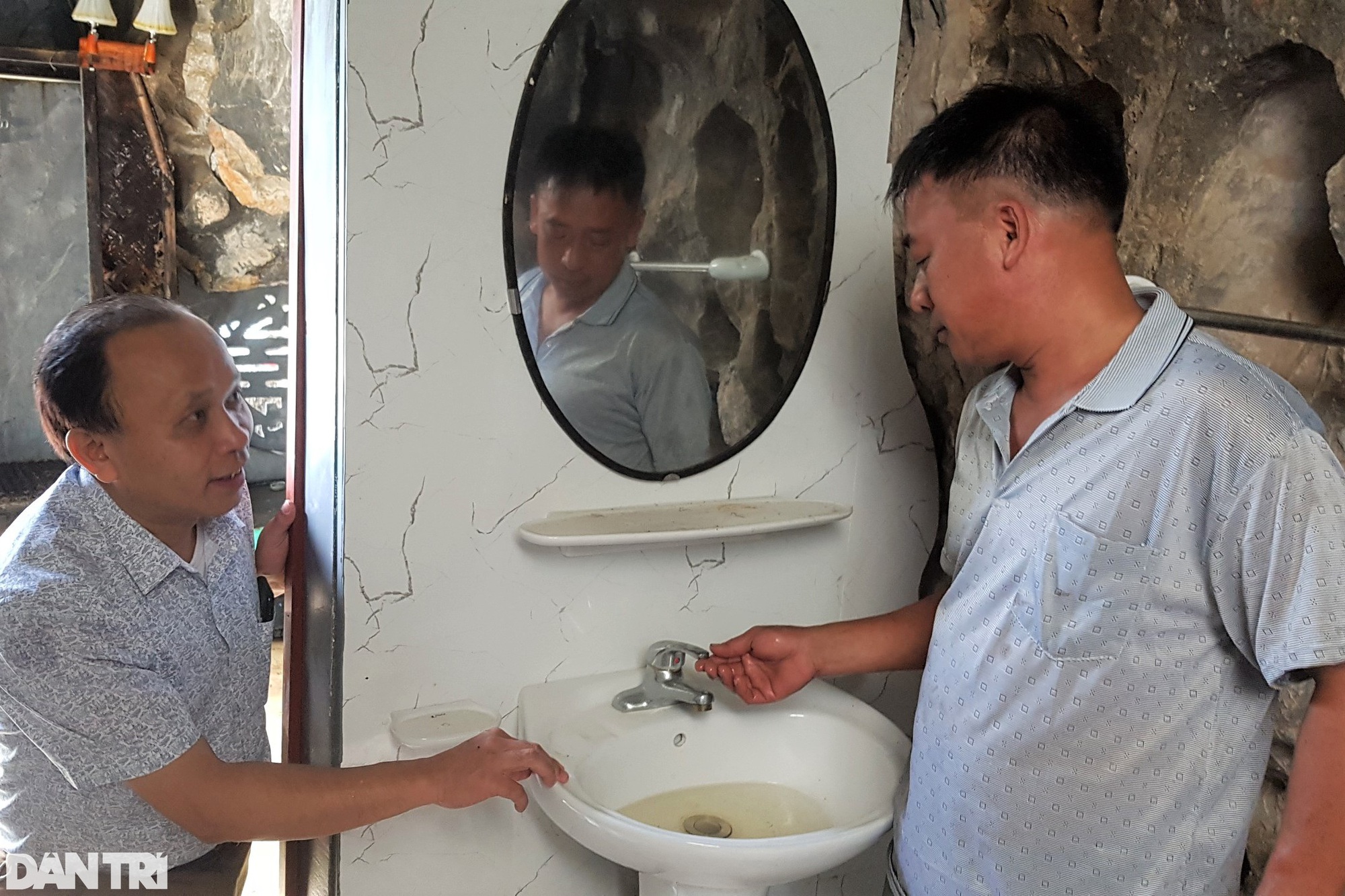 Khách sạn trong hang núi giá 64 triệu đồng ở Ninh Bình chỉ là… khu vệ sinh - Ảnh 6.