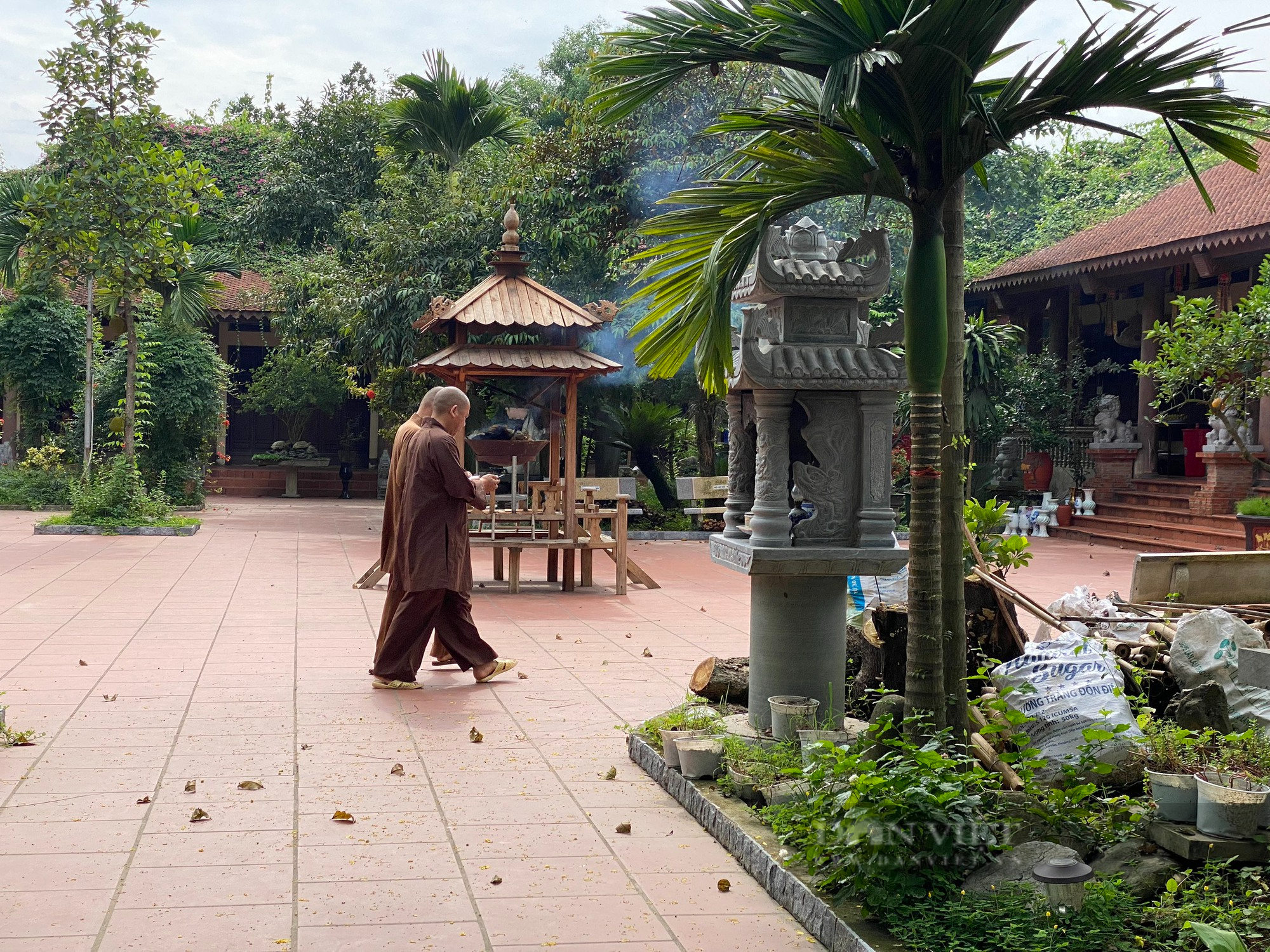 Vụ sư thầy tà dâm ở chùa Biện Sơn: Đôi lúc, người ta tìm đến cơ sở thờ tự chỉ để cầu lợi lộc… - Ảnh 3.