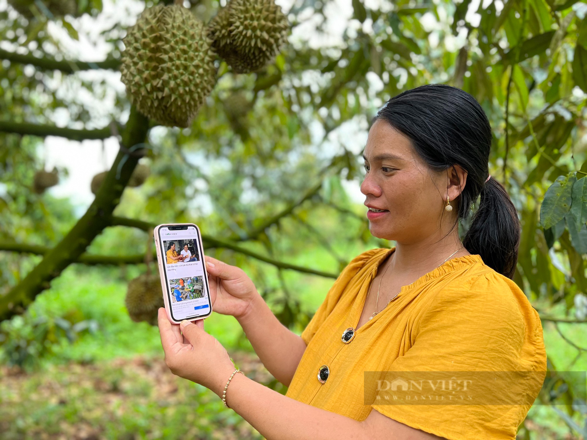 Nữ tỷ phú trồng sầu riêng ở Đắk Lắk được bình chọn là Nông dân Việt Nam xuất sắc 2022 - Ảnh 1.