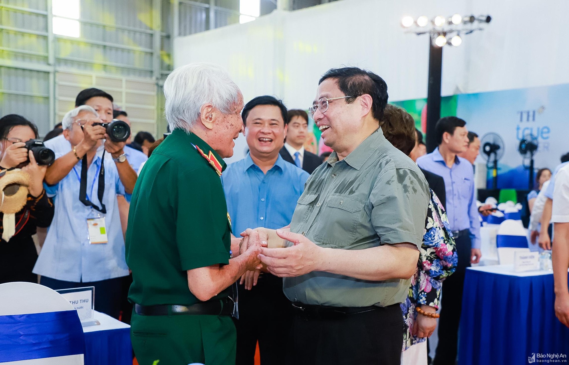 Trung tướng Nguyễn Quốc Thước và nguyên ĐBQH Bùi Thị An được xét khen thưởng Công dân Thủ đô ưu tú - Ảnh 4.