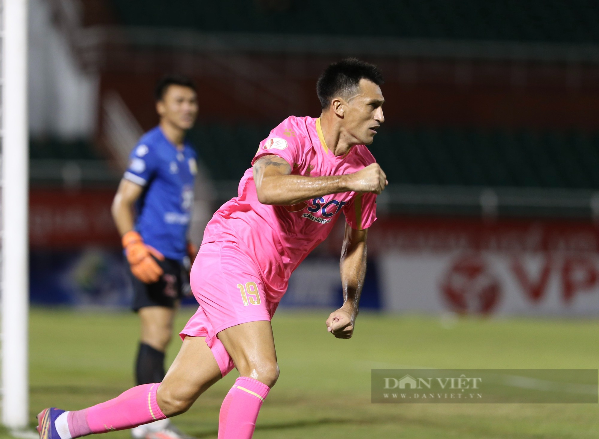 Chơi hơn người, Sài Gòn FC thoát thua trên sân nhà - Ảnh 9.