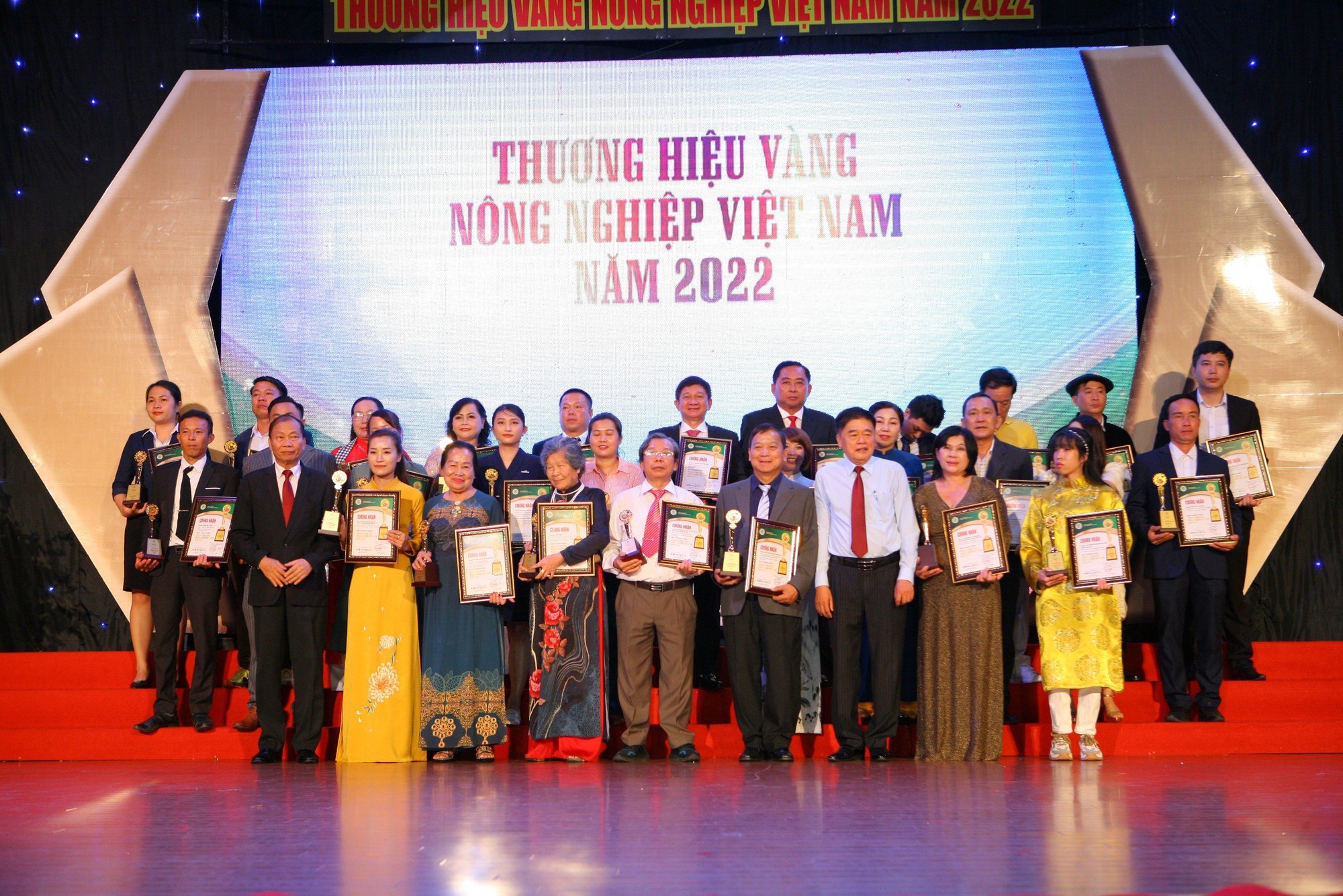 NOVA-AMOX 50% và NOVACIDE đạt danh hiệu &quot;Thương Hiệu Vàng Nông Nghiệp Việt Nam năm 2022&quot; - Ảnh 3.