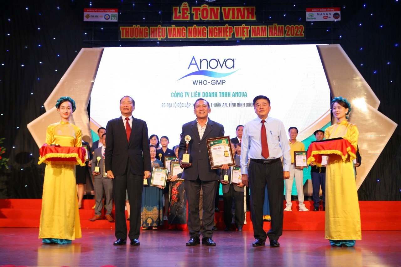 NOVA-AMOX 50% và NOVACIDE đạt danh hiệu &quot;Thương Hiệu Vàng Nông Nghiệp Việt Nam năm 2022&quot; - Ảnh 2.