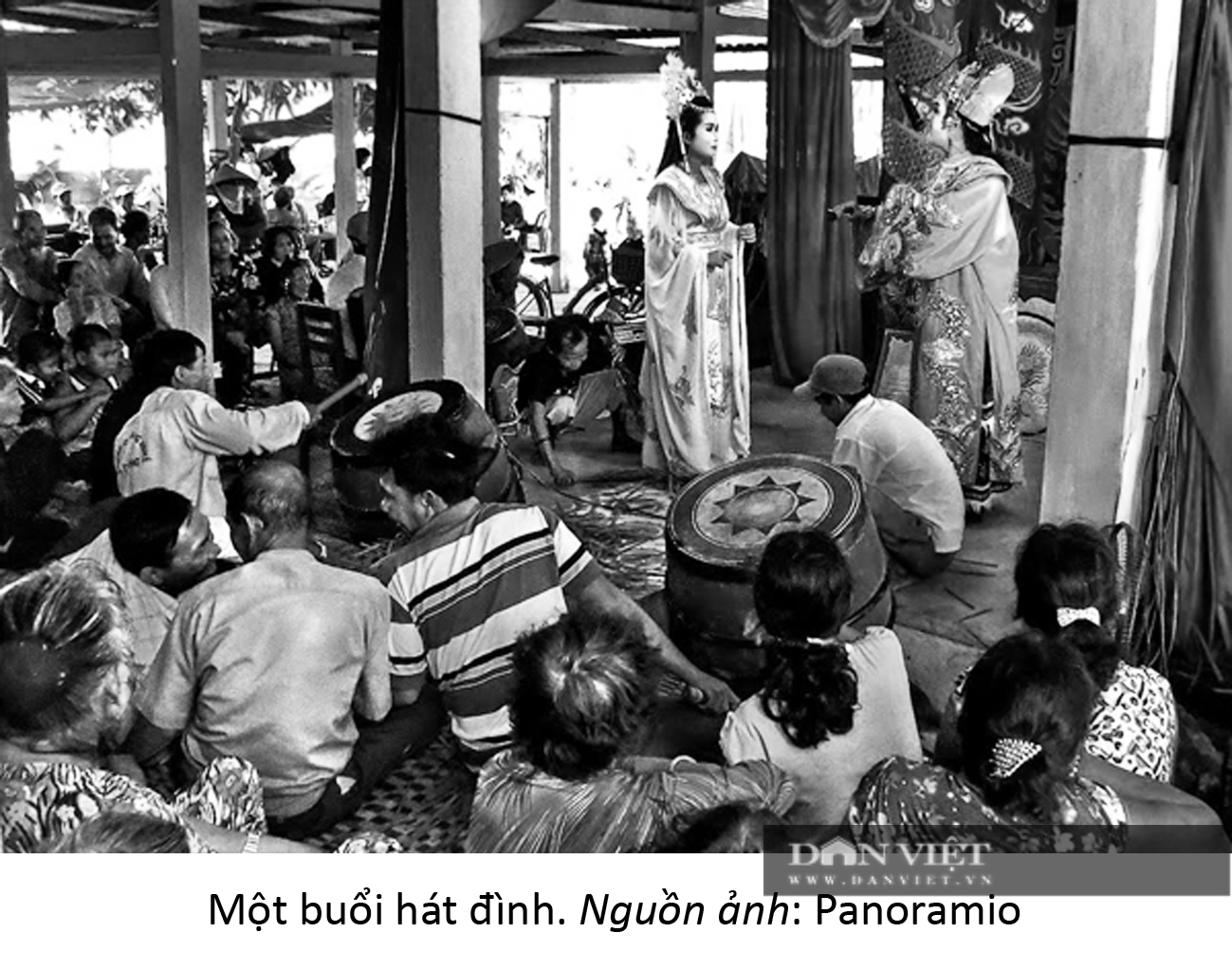Nghệ nhân hát bội Sài Gòn: &quot;Làm vua sàn diễn, xe ôm sàn đời&quot; - Ảnh 1.