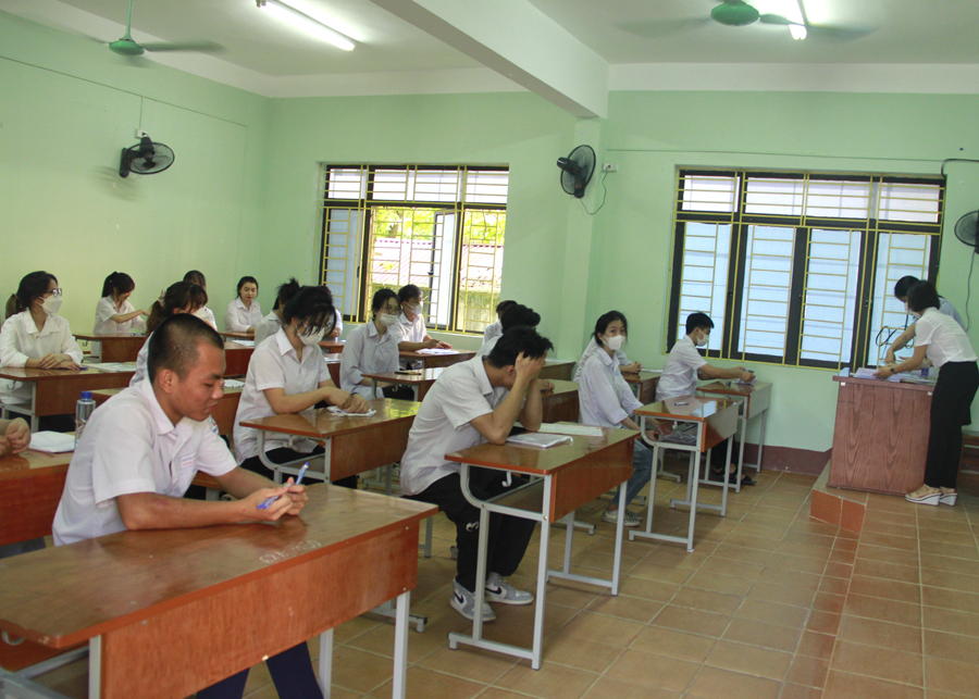 Hà Giang có điểm trung bình thi tốt nghiệp THPT thấp nhất cả nước: Chuyên gia đưa giải pháp - Ảnh 1.