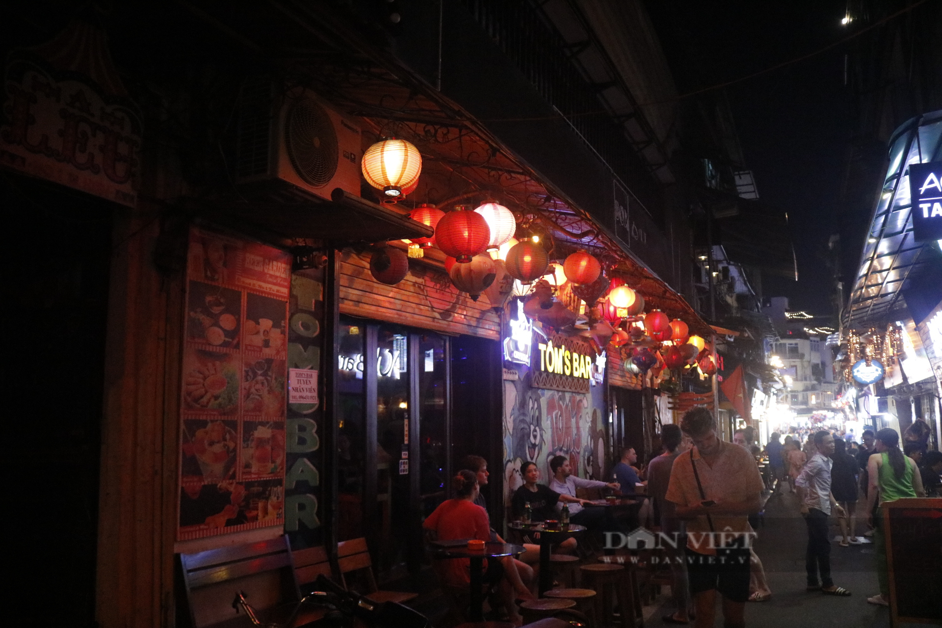 Phố bia Tạ Hiện – con phố không ngủ tấp nập du khách giữa lòng Hà Nội - Ảnh 5.