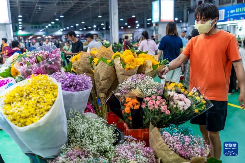 Khám phá chợ hoa lớn nhất Côn Minh, Trung Quốc - Ảnh 2.