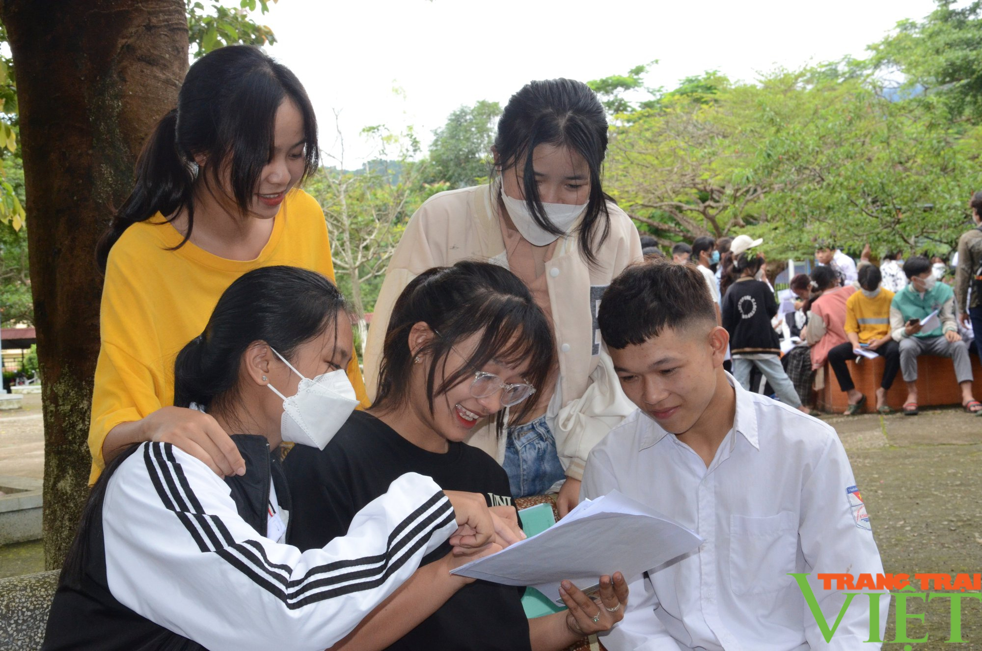 Tỷ lệ đỗ tốt nghiệp THPT tỉnh Lai Châu đạt 99,08% - Ảnh 2.
