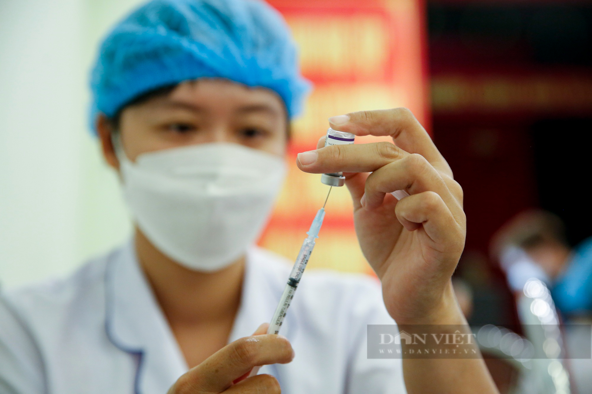 Học sinh Hà Nội bắt đầu tiêm mũi 3 vaccine phòng Covid-19 - Ảnh 6.
