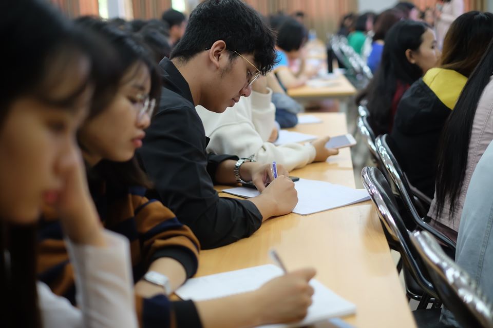 Điểm sàn Đại học Thương mại, Đại học Thủ Dầu Một, Đại học Dầu khí Việt Nam 2022 - Ảnh 1.