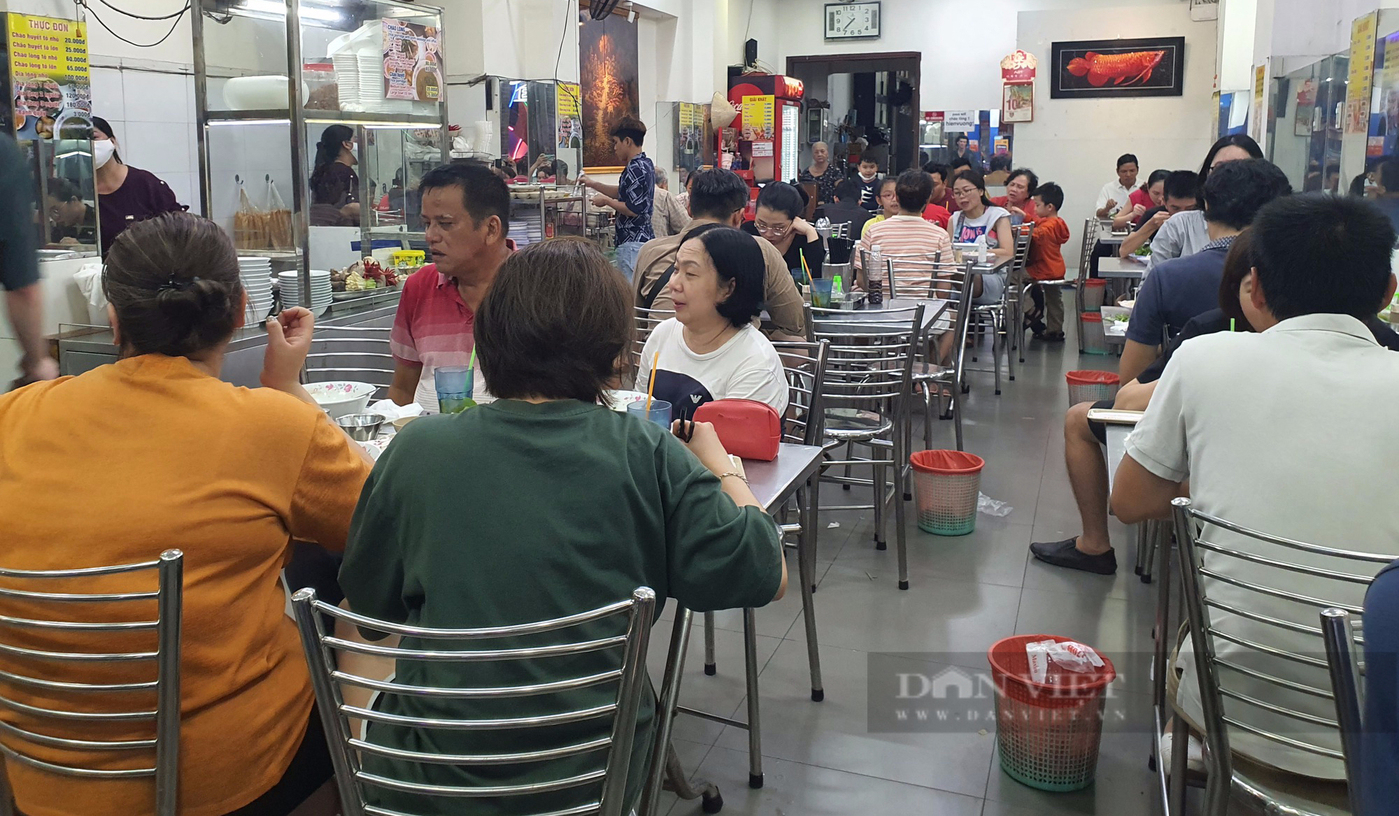 Sài Gòn quán: Quán cháo lòng &quot;sang chảnh&quot; ở quận 3, bưng phần ăn ra là thấy thèm - Ảnh 5.
