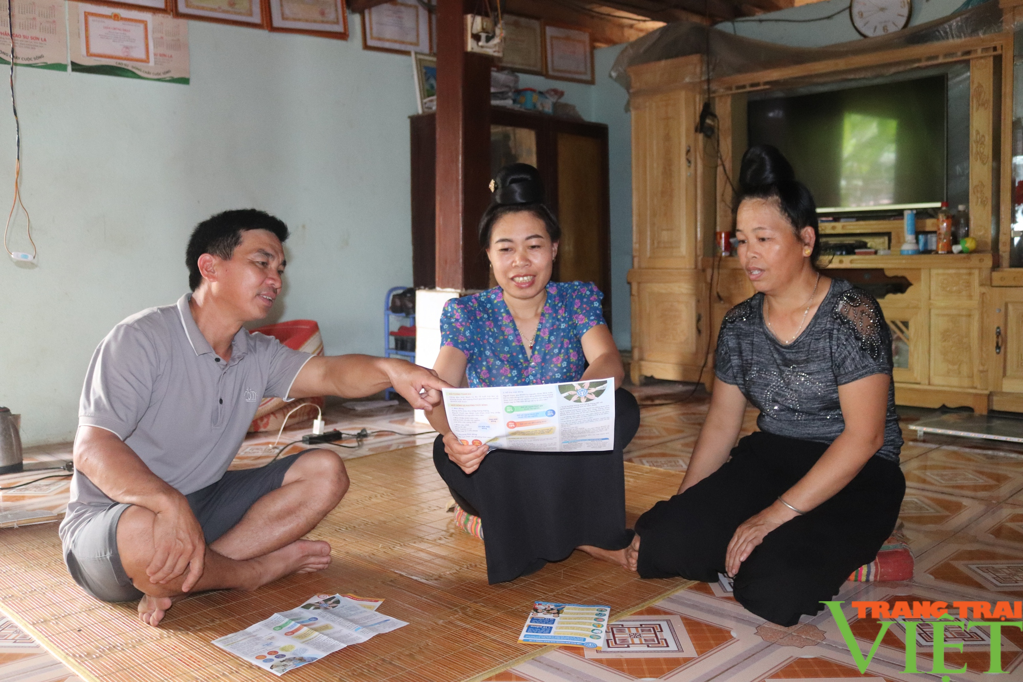 Sơn La: Phát triển mới 17.749 người tham gia BHYT hộ gia đình - Ảnh 3. Sơn La: Phát triển mới 17.749 người tham gia BHYT hộ gia đình - Ảnh 3.