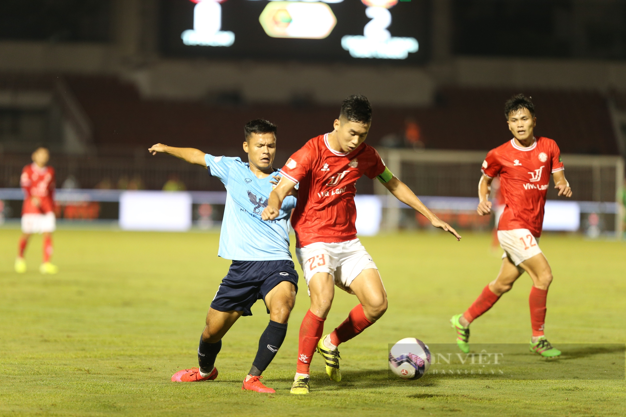 Chuyển nhượng thất bại, mâu thuẫn nội bộ khiến CLB TP.HCM lao đao tại V.League 2022 - Ảnh 4.