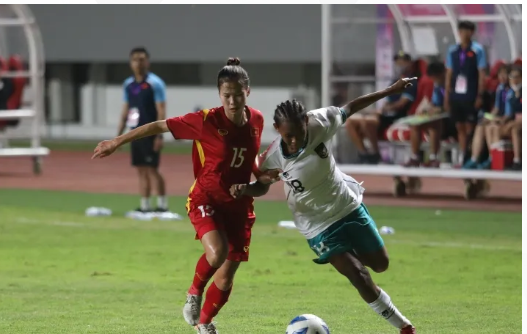 Như Quỳnh ghi bàn giúp U18 nữ Việt Nam ngược dòng đá bại Indonesia - Ảnh 3.