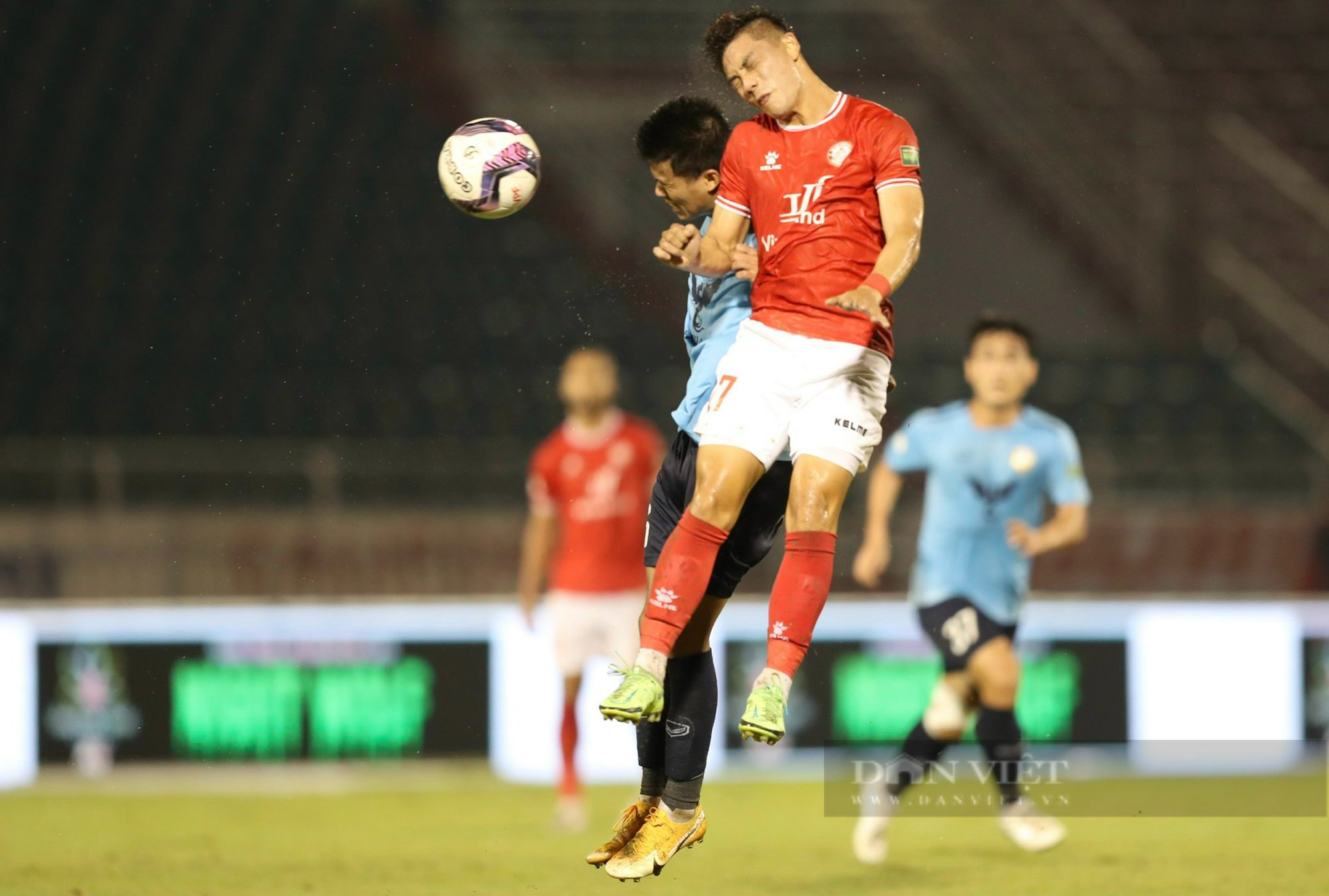 Chuyển nhượng thất bại, mâu thuẫn nội bộ khiến CLB TP.HCM lao đao tại V.League 2022 - Ảnh 2.