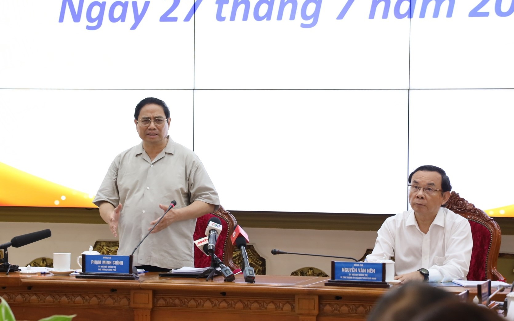 Thủ tướng Phạm Minh Chính: Nghiên cứu chính sách công chức, viên chức theo hướng đặc thù của TP.HCM