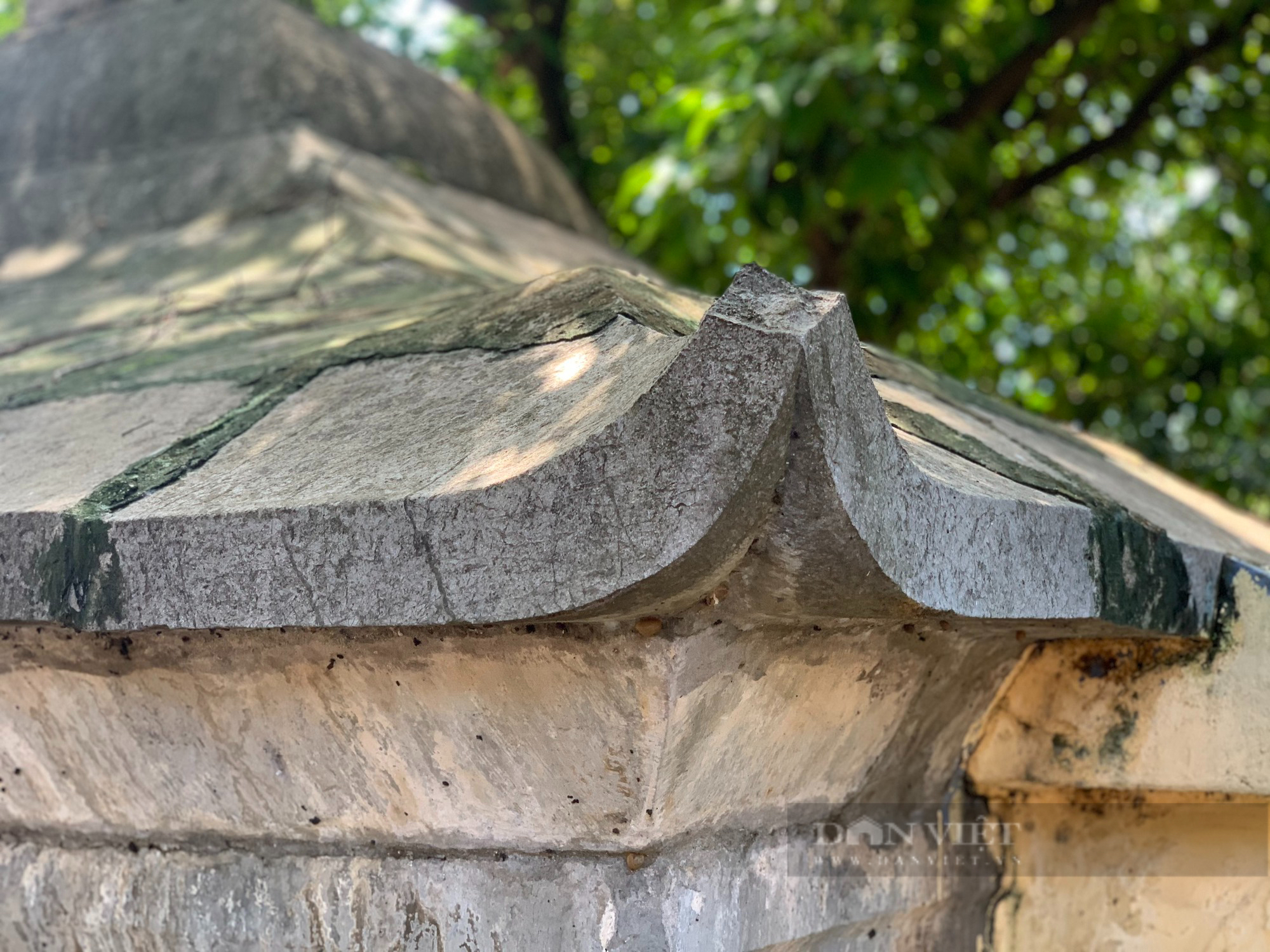 Tận thấy kiến trúc đá đồ sộ trong lăng mộ bà Chúa giữa bán đảo Linh Đàm - Ảnh 4.