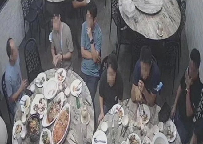 Ăn hết hơn 26 triệu đồng, sau một tuần nhóm khách vẫn chưa giả tiền, chủ nhà hàng Singapore méo mặt - Ảnh 1.