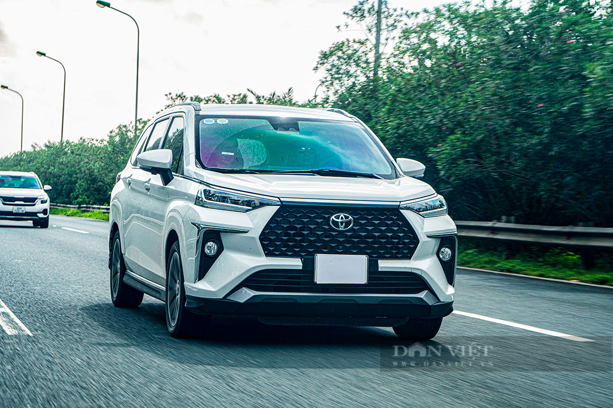 Trải nghiệm Toyota Veloz Cross 2022: Thiết kế đẹp, lái chưa đủ thuyết phục khó cạnh tranh Mitsubishi Xpander - Ảnh 9.