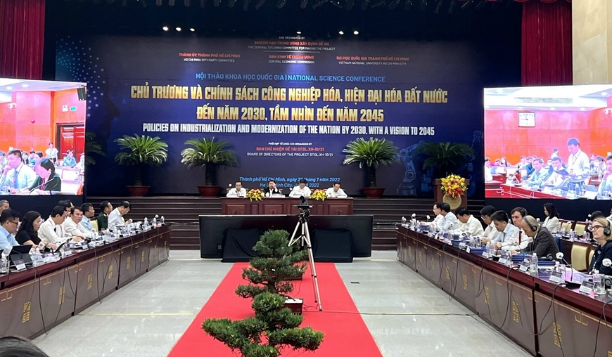 Nguy cơ Việt Nam trở thành nước gia công lắp ráp cho các nước khác - Ảnh 1.