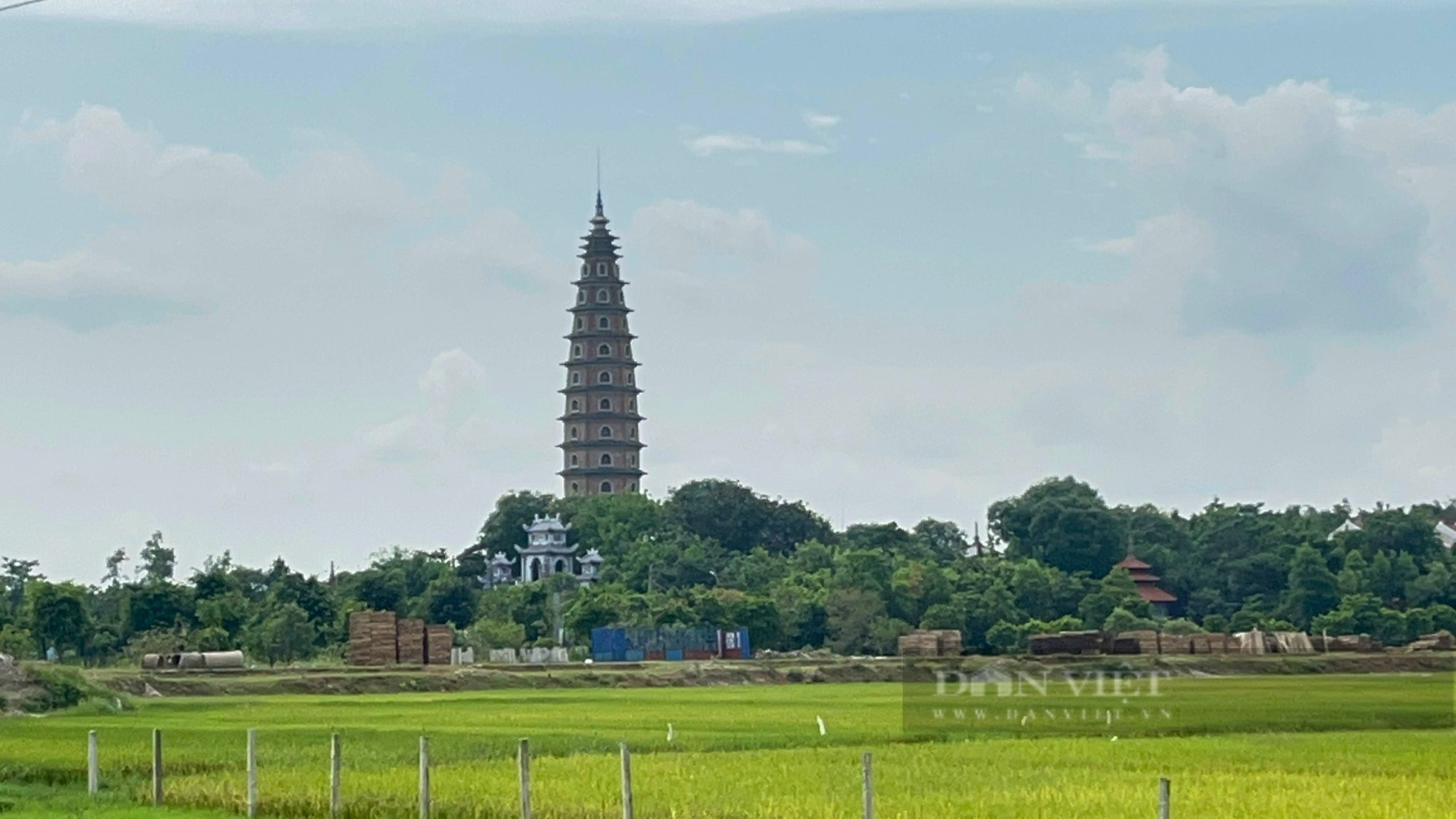 Chính thức bãi nhiệm đại biểu HĐND đối với nhà sư trụ trì tà dâm nơi cửa phật ở chùa Biện Sơn - Ảnh 3.