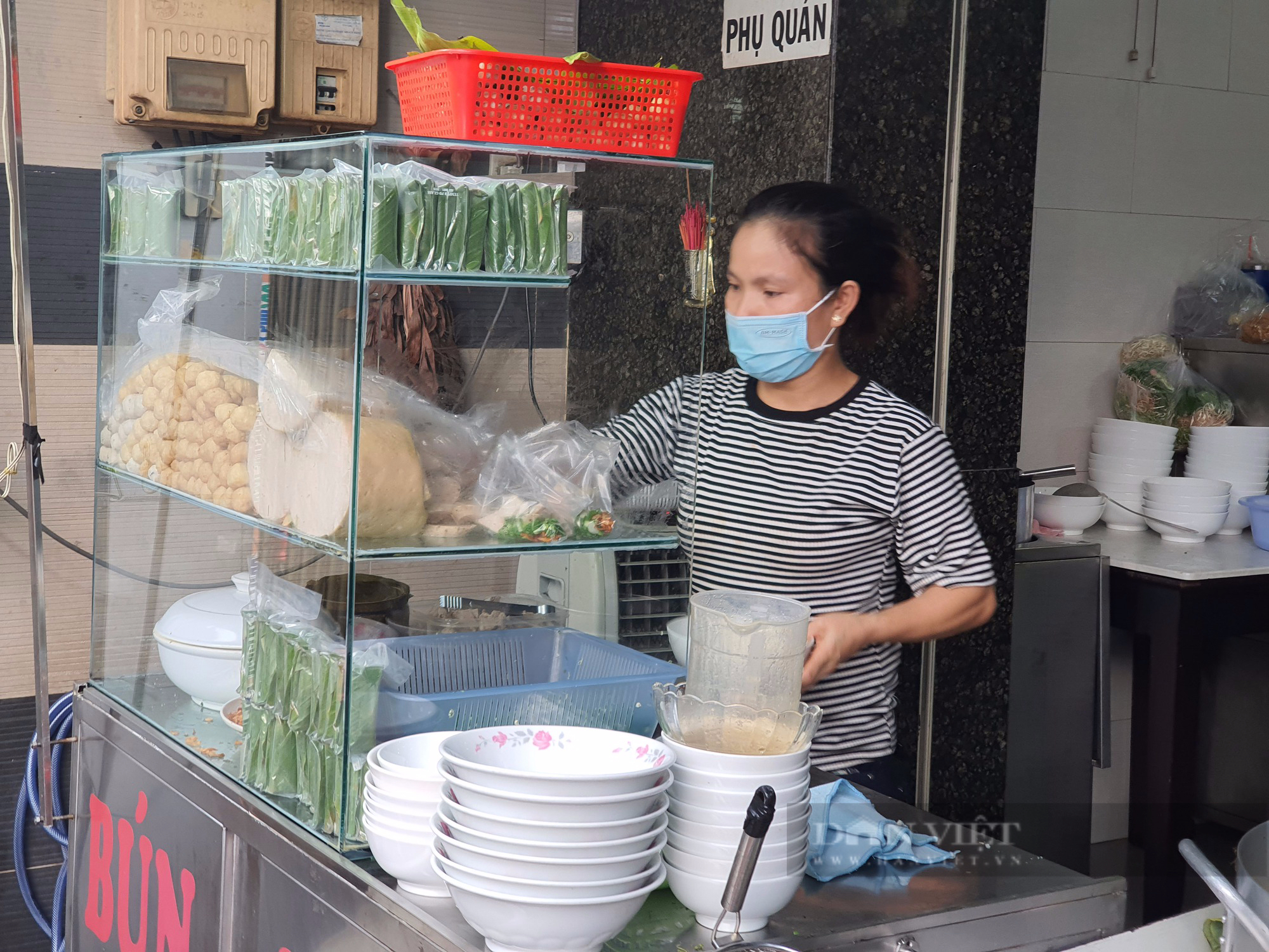 Sài Gòn quán: Sáng bánh ướt, chiều bún mọc tại khu nhà giàu Tân Định - Ảnh 3.