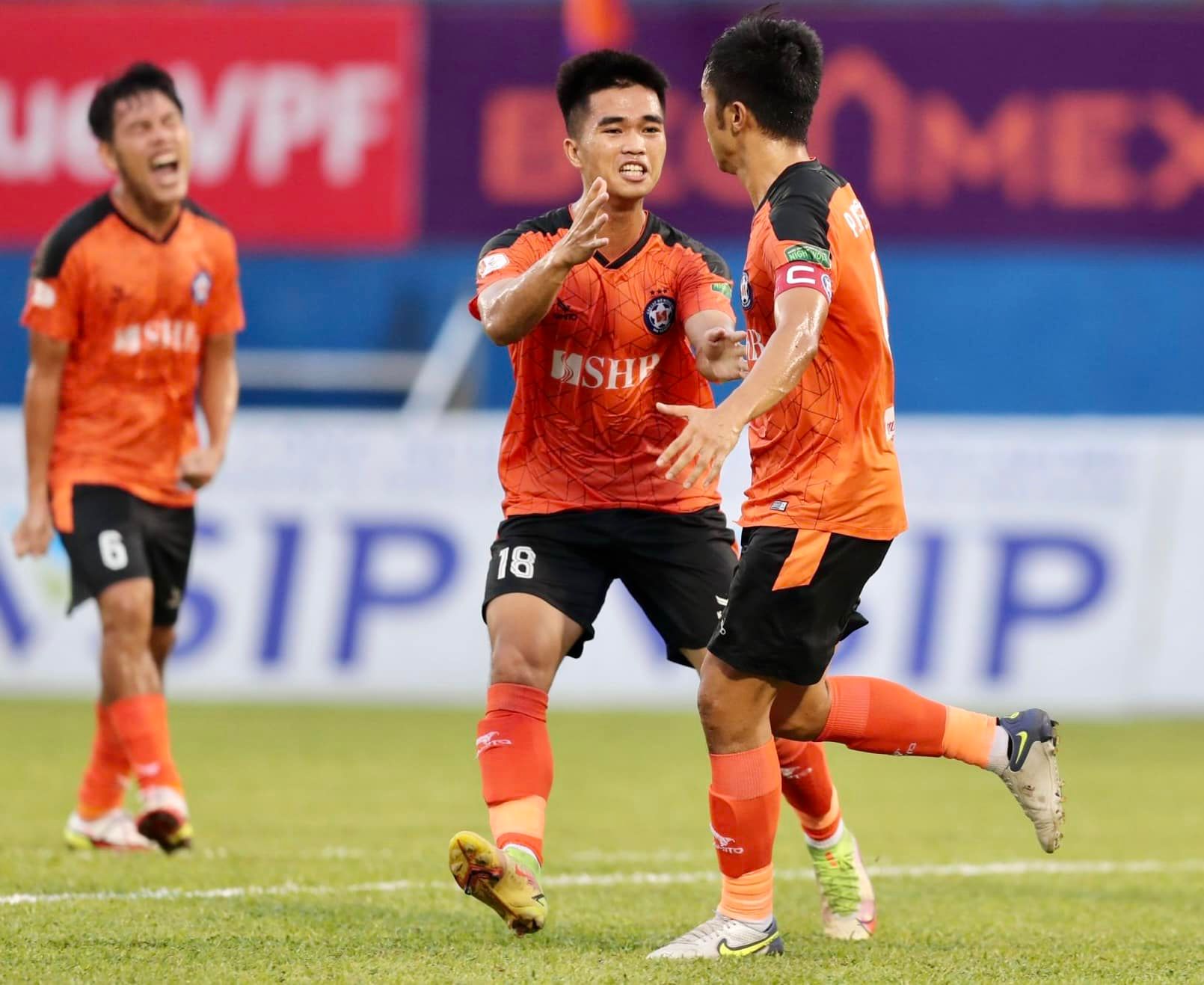 Kết quả vòng 10 V.League 2022: Đình Duy tỏa sáng giúp SHB.Đà Nẵng đá bại CLB Nam Định - Ảnh 3.